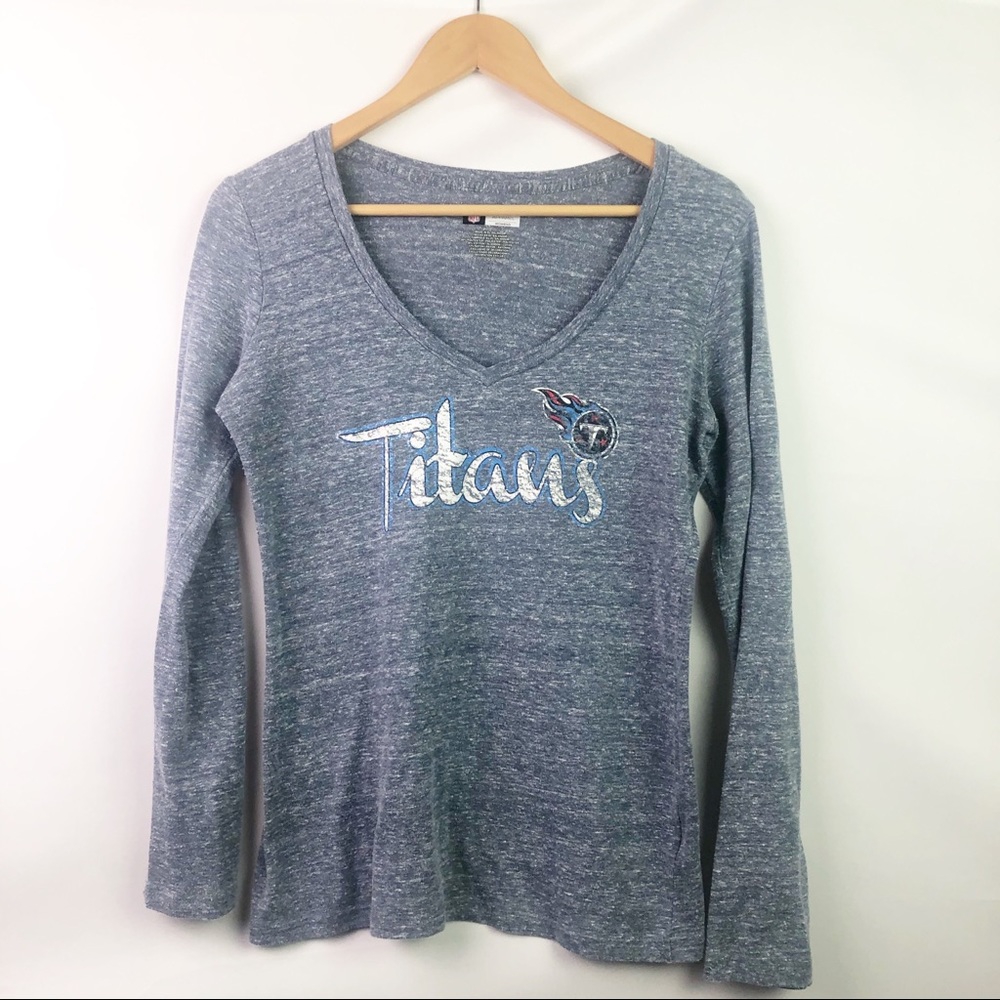 🛍BOGO Women’s Titans Football T-Shirt Size L